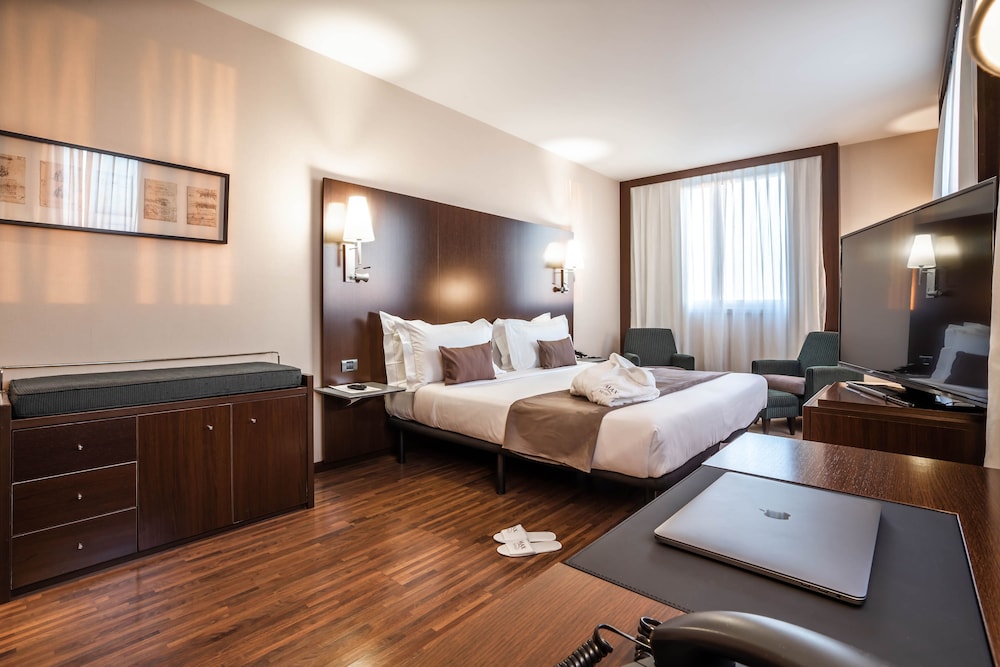 Superior Double or Twin Room - Photo 1