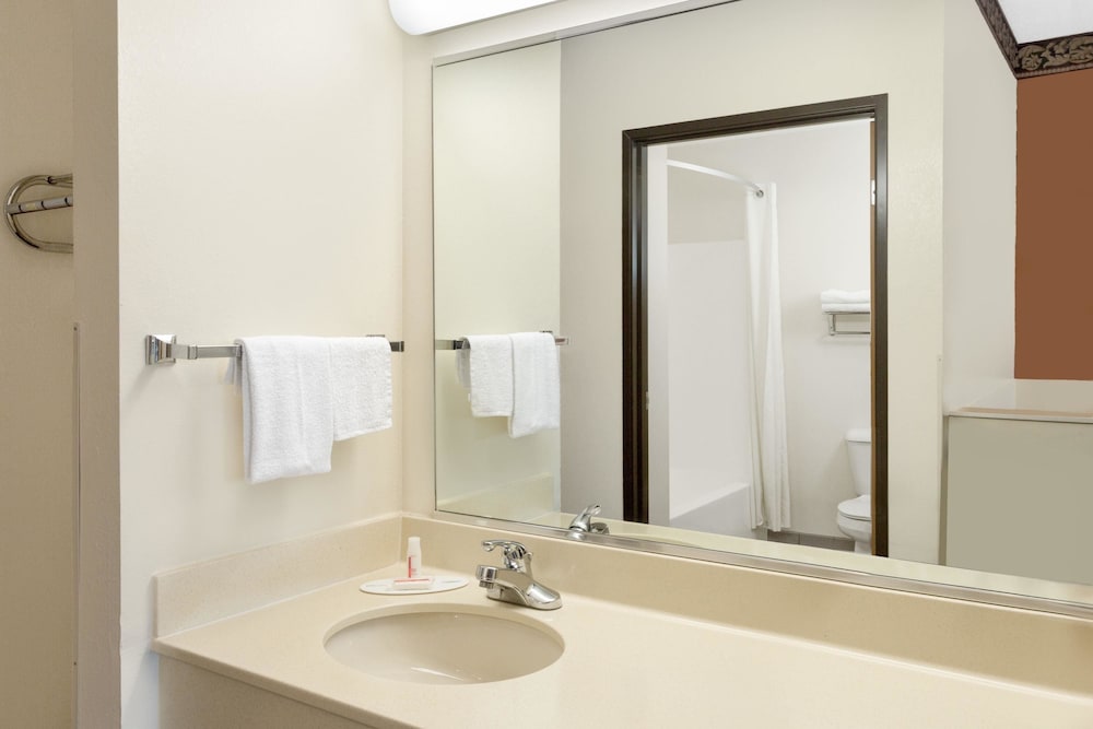 Studio Suite, Multiple Beds, Non Smoking photo 2