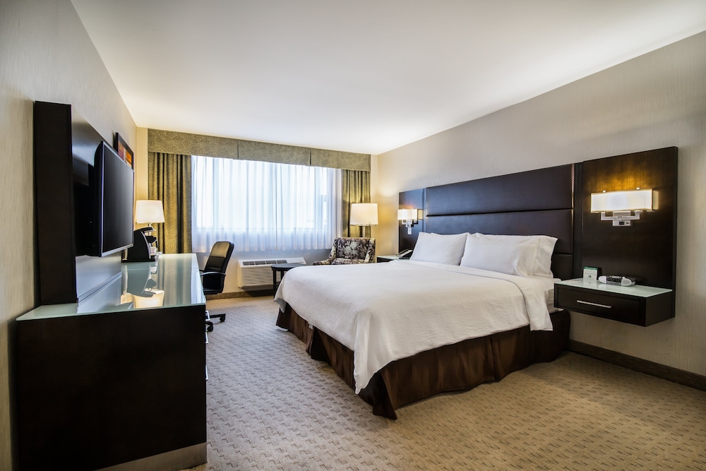 Standard Room, 1 King Bed (High Floor) - Photo 1