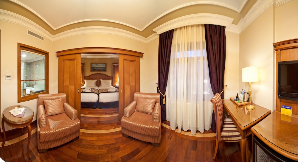 Family Suite, Connecting Rooms photo 3