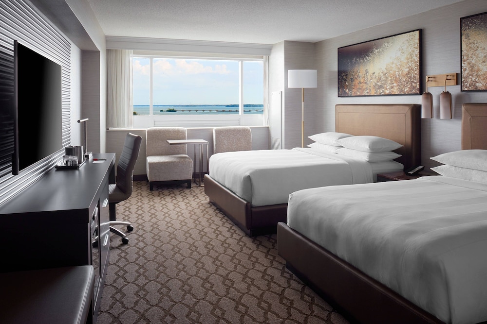 Room, 2 Queen Beds, City View
