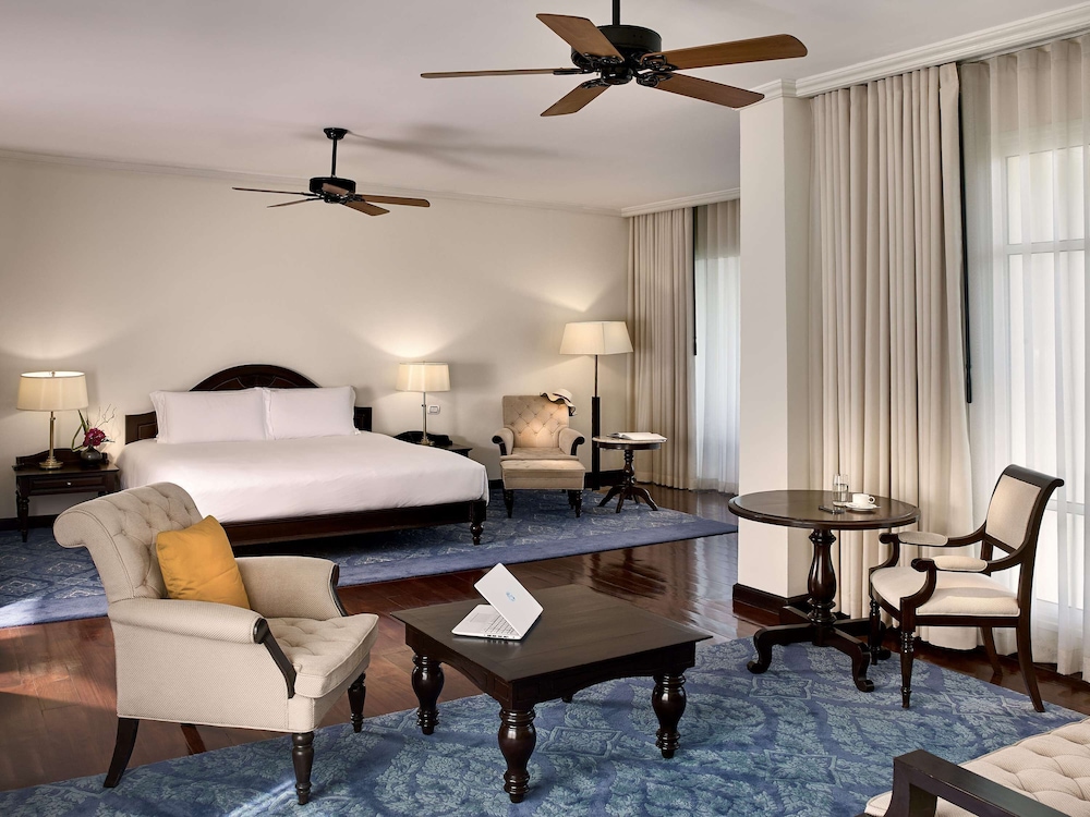 Junior Suite, 1 King Bed, Balcony, Garden View - Photo 3