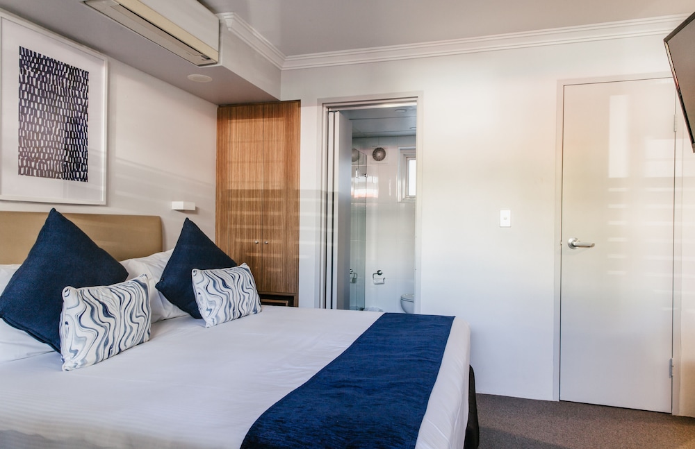 One Bedroom Apartment - Photo 4