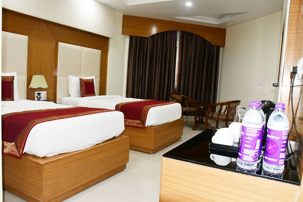 Premium Twin Room photo 3