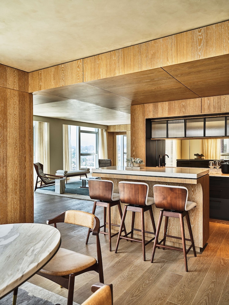 Penthouse (Conrad Penthouse) thumbnail 6