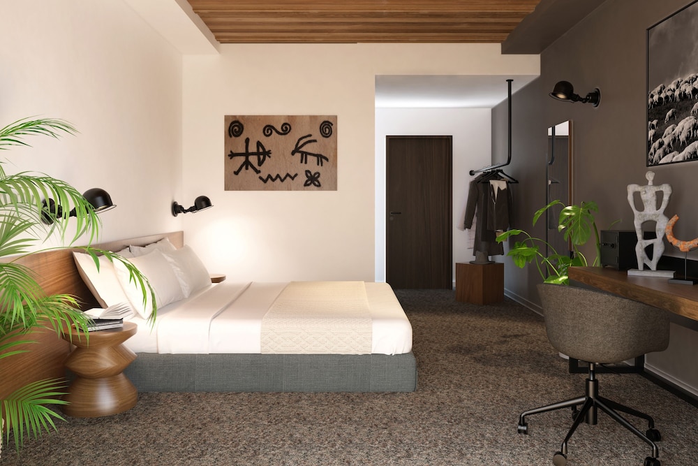 Family Suite, Multiple Beds, Valley View