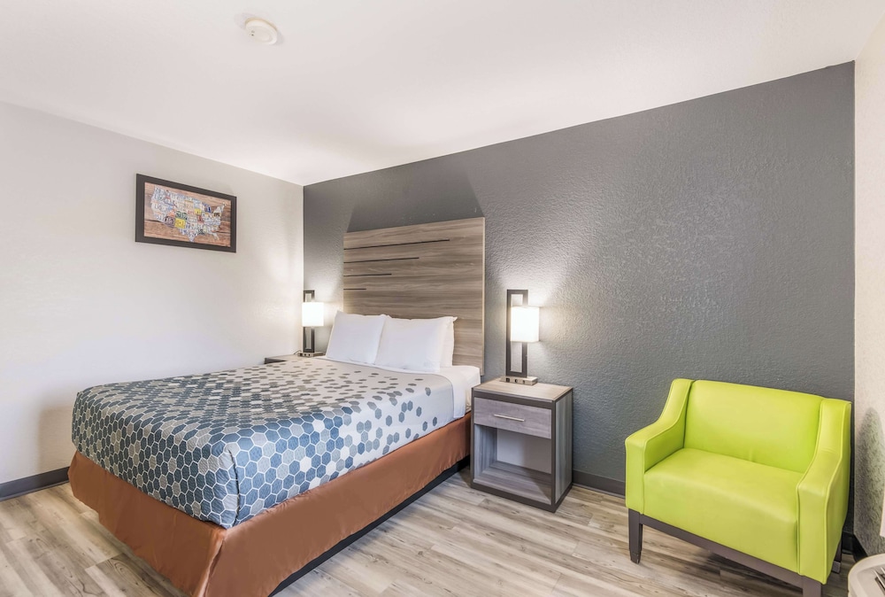 Room, 1 Queen Bed photo 2