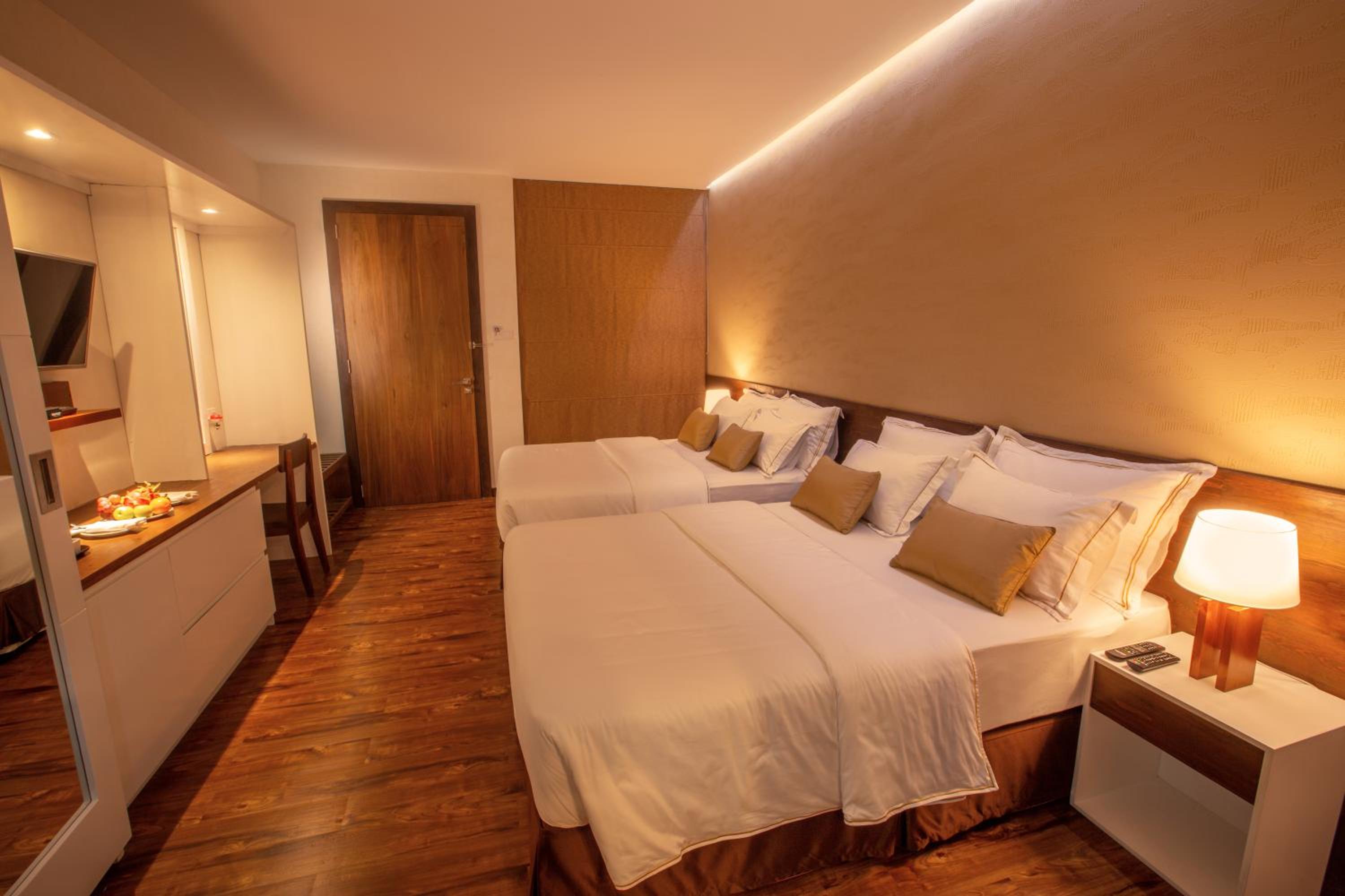 Deluxe Twin Room with Inside View and 20% Discount on Food and Beverages