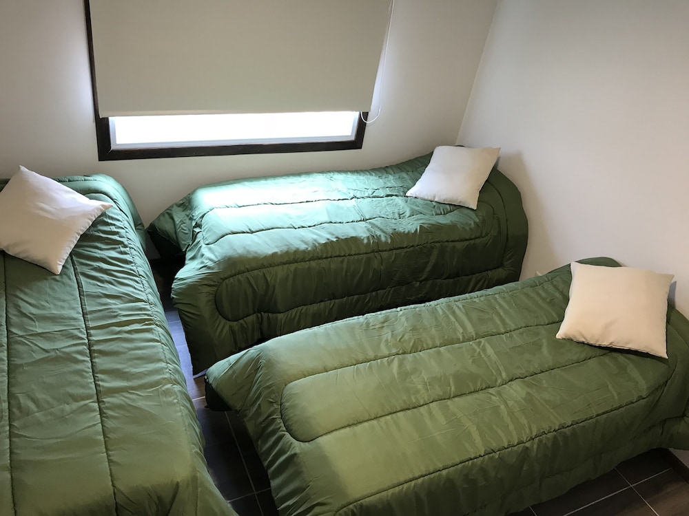 Basic Triple Room, 3 Twin Beds photo 3