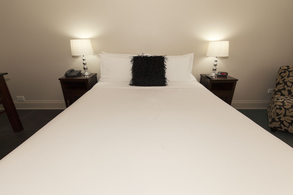 Deluxe Queen Room - Photo 2