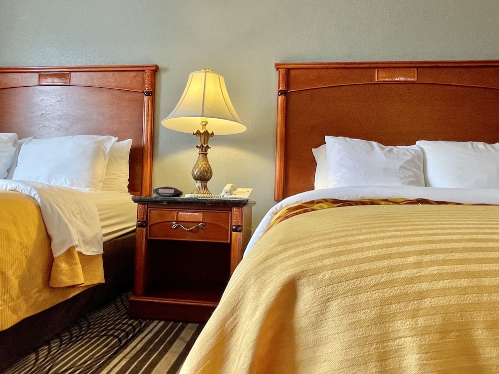 Standard Room, 2 Queen Beds, Non Smoking, City View