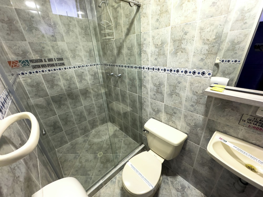 Standard Double Room - Photo 4