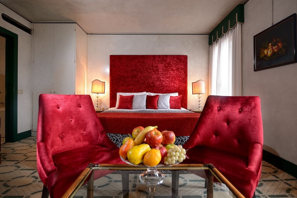 Deluxe Double Room photo 2