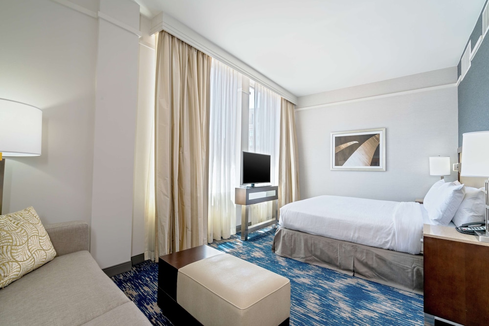 Studio Suite, 1 King Bed with Sofa bed, Non Smoking (with Shower) - Photo 1