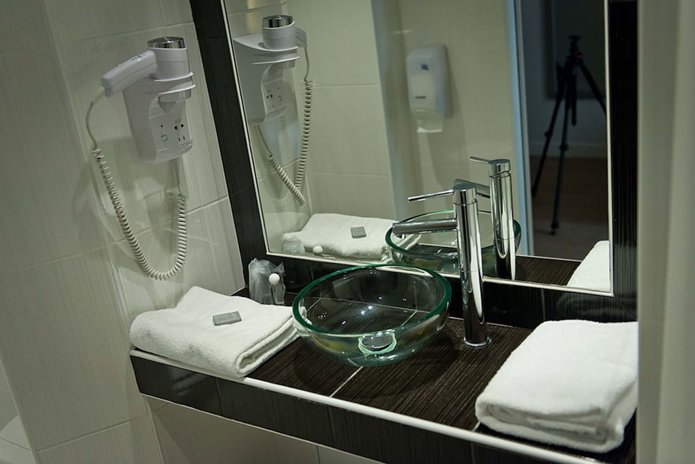 Triple Room, Private Bathroom - Photo 8