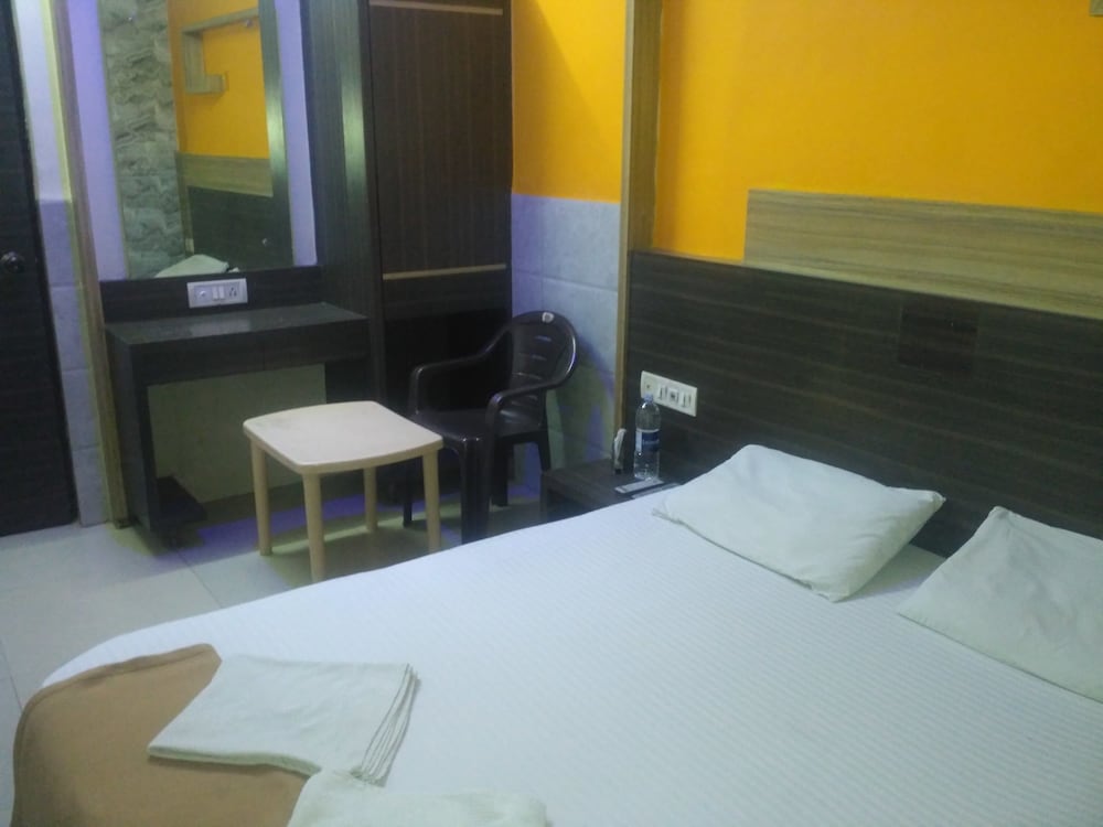 Deluxe AC Room
