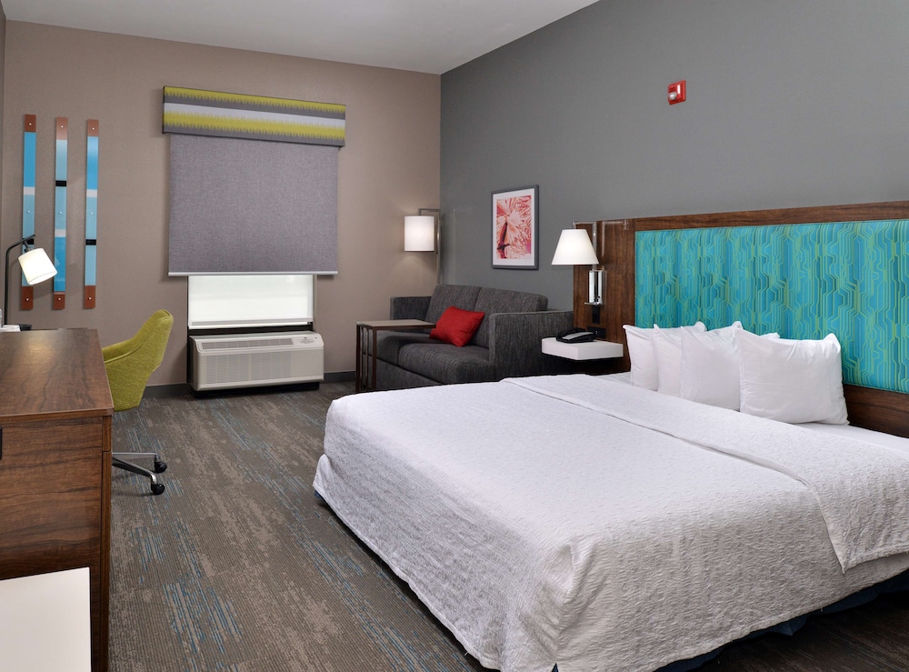 Studio, One King Bed, Accessible - Photo 4