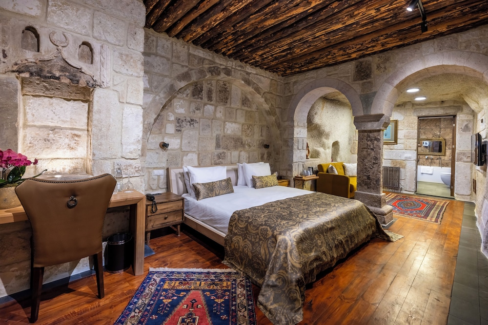 Deluxe Room (Cave) - Photo 7