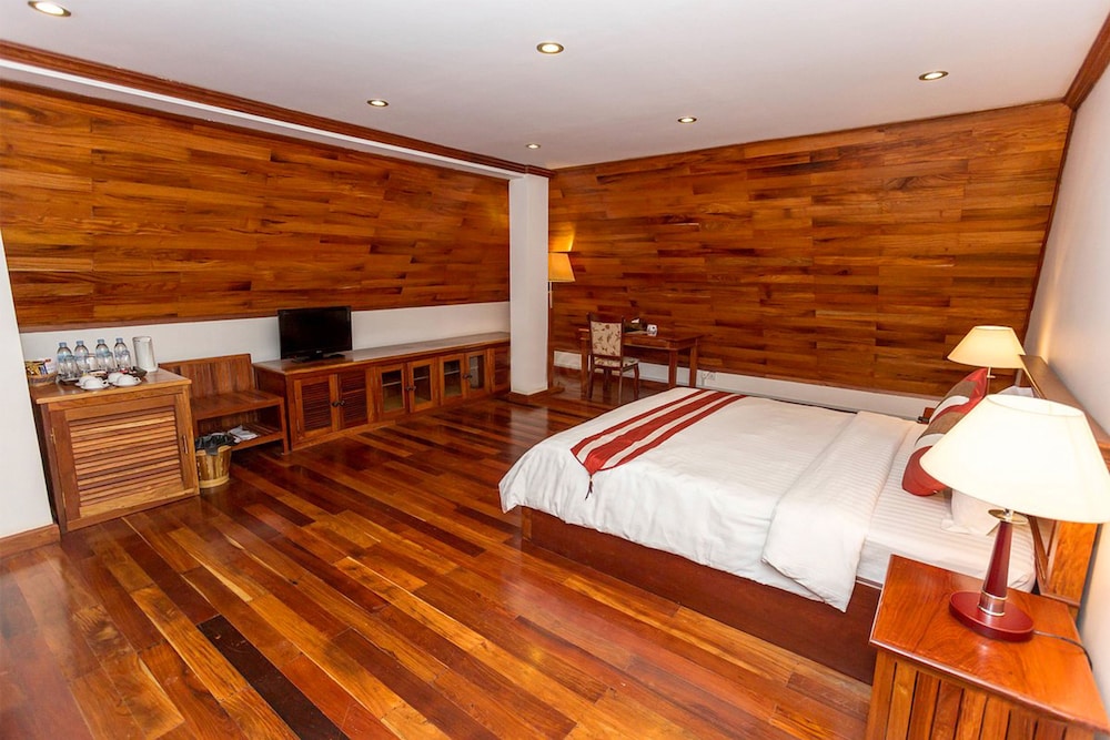 Family Room - Photo 8