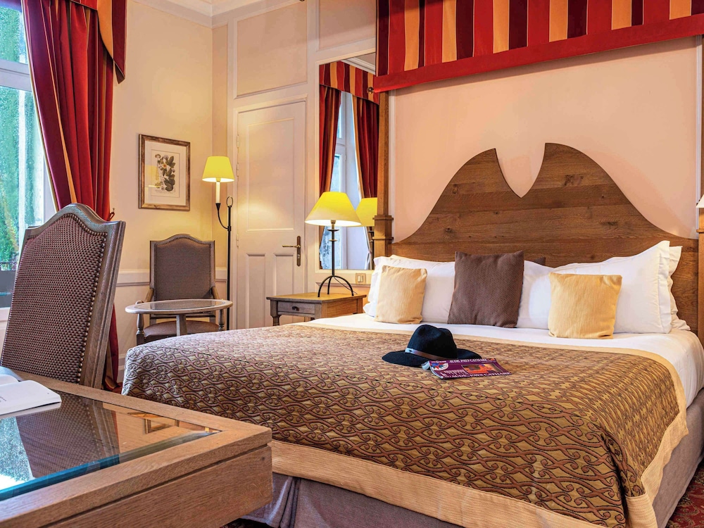 Superior Room overlooking the gardens and ramparts - a king-size bed - Photo 1
