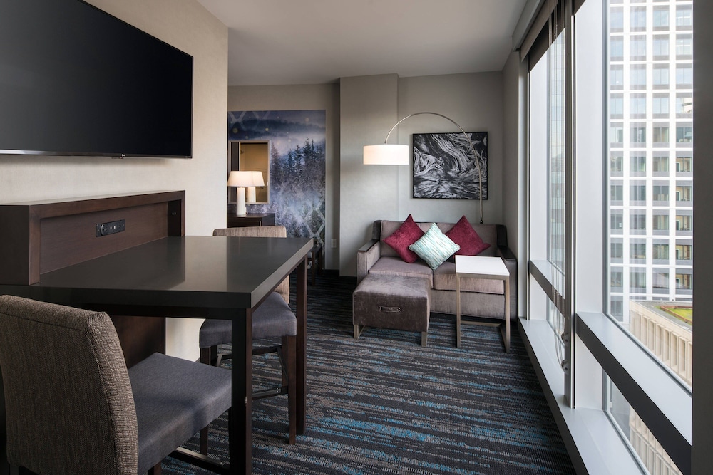 Executive Suite, 1 Bedroom, City View photo 3