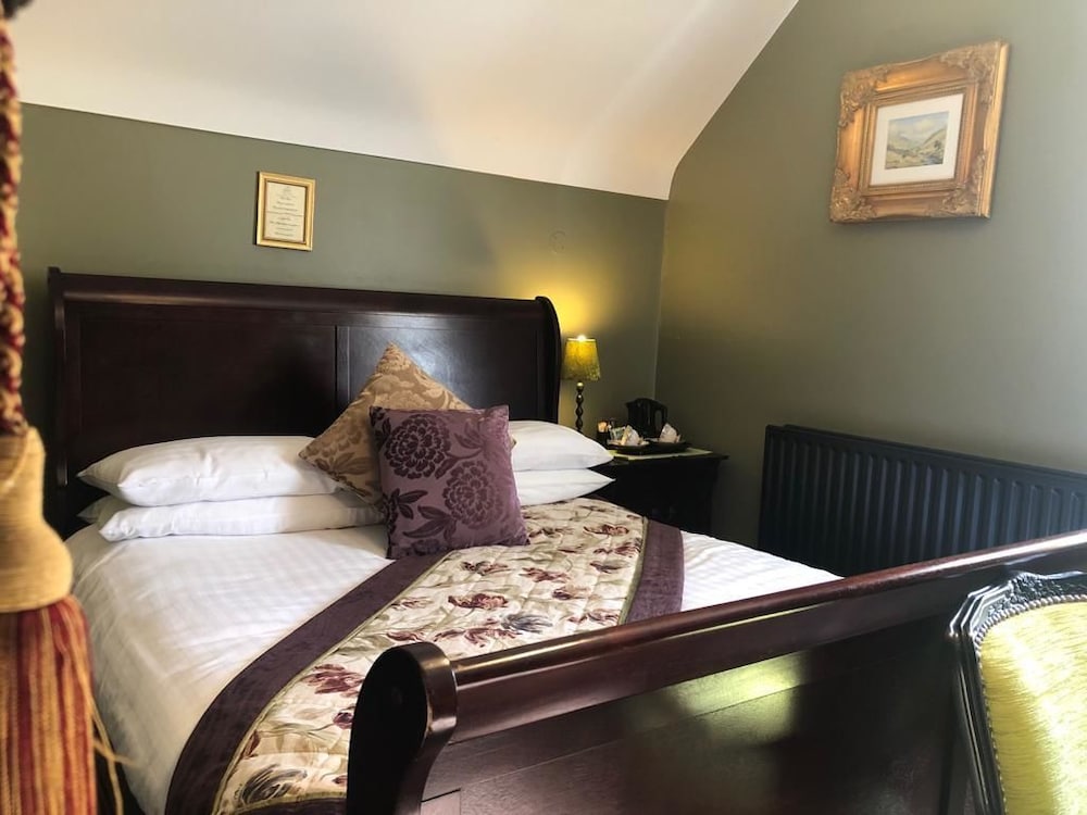 Classic Double Room, Non Smoking, Mountain View photo 1