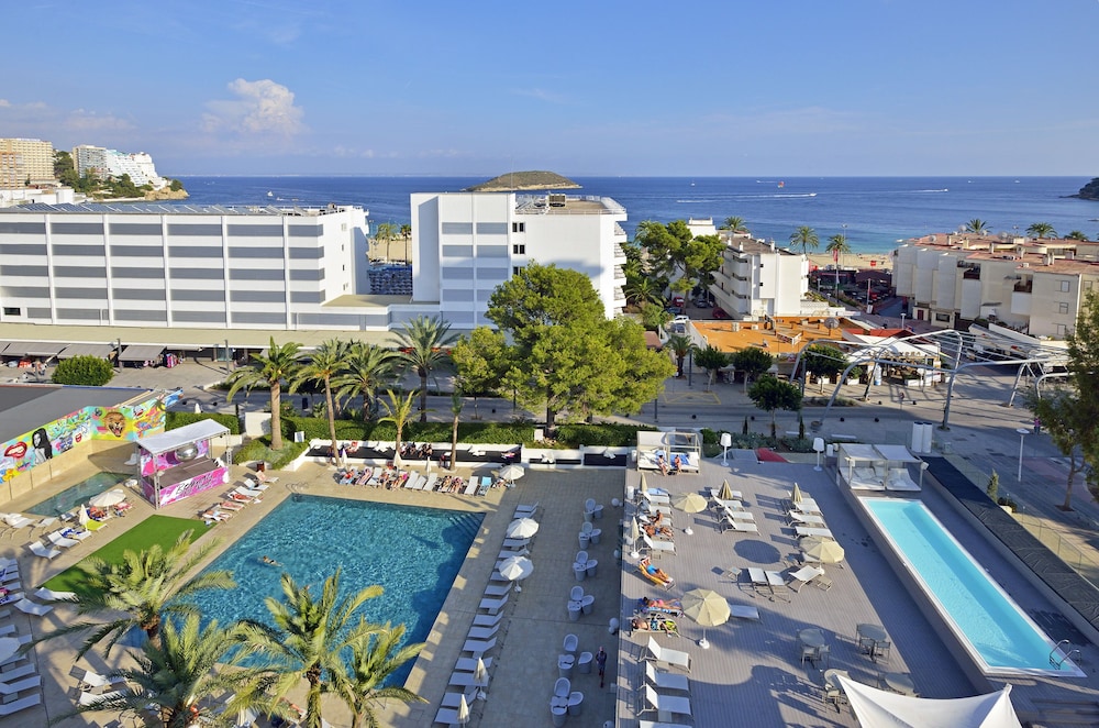 House Pool View Room thumbnail 5