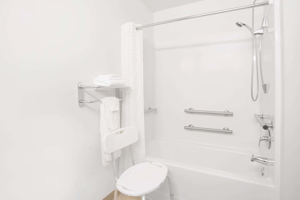 Suite, Accessible photo 2
