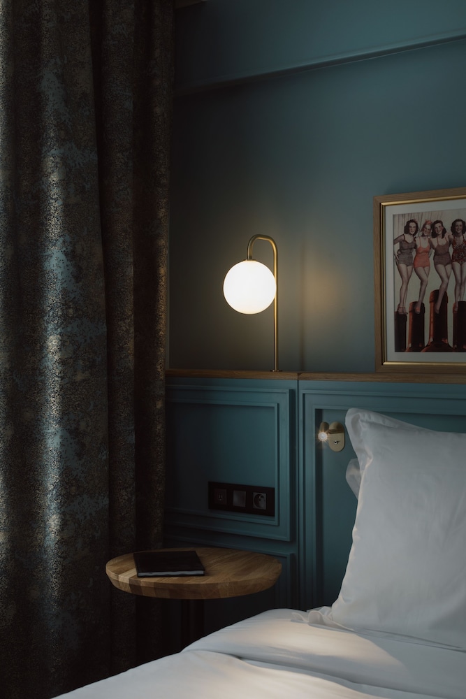 XO Hotel Paris bedroom photo