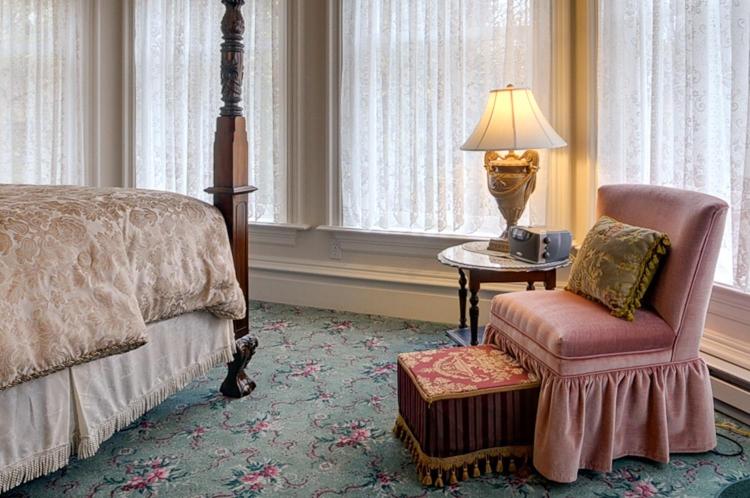 Deluxe King Suite photo 3
