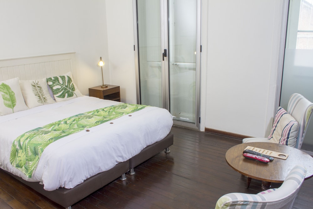 Suite, 1 Double or 2 Twin Beds