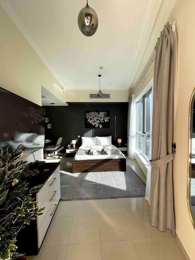 Deluxe Studio, Bay View