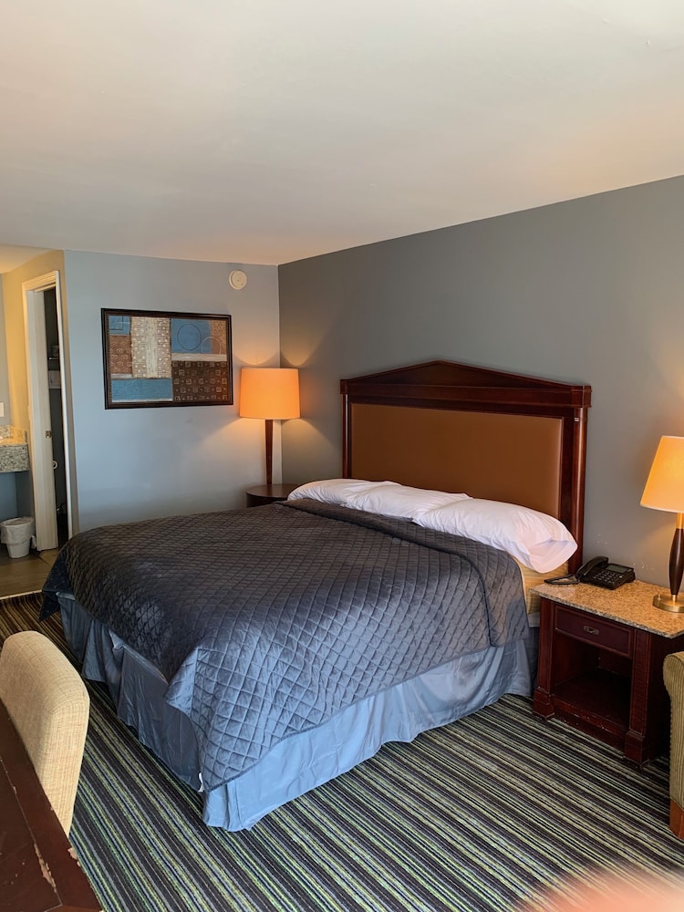 Single Room, 1 King Bed, Smoking photo 1
