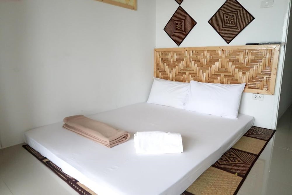 Basic Double Room, No Windows photo 2