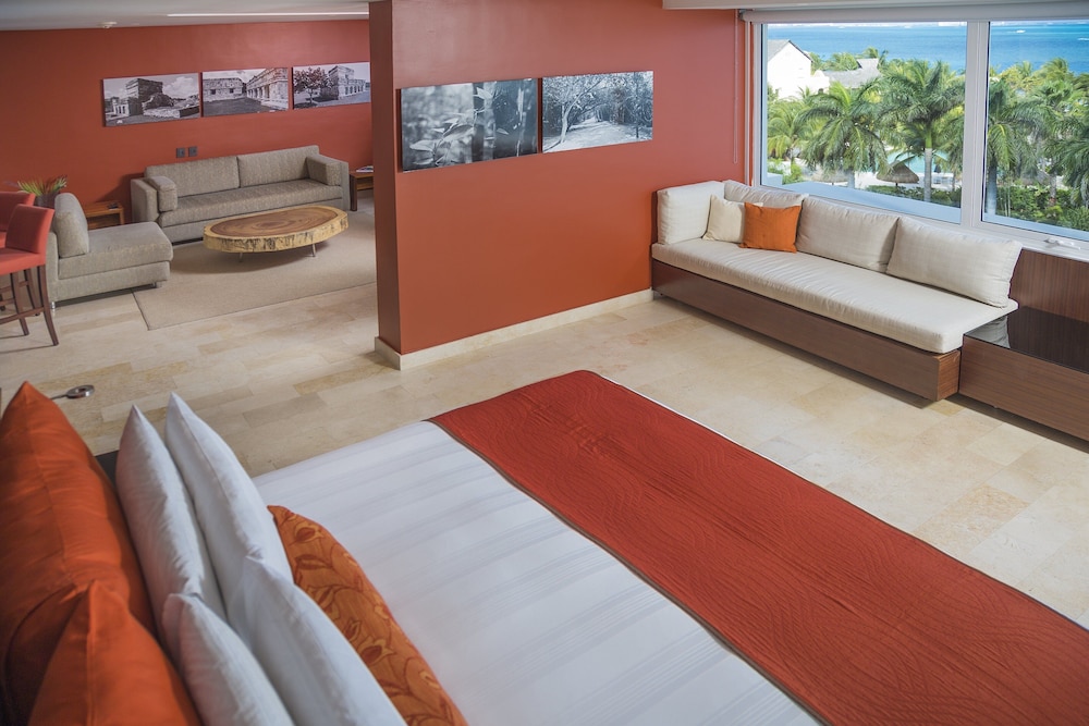 Deluxe Suite (Intercontinental)