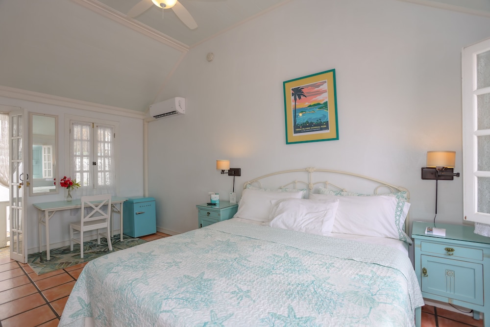 Superior Room, 1 King Bed, Harbor View