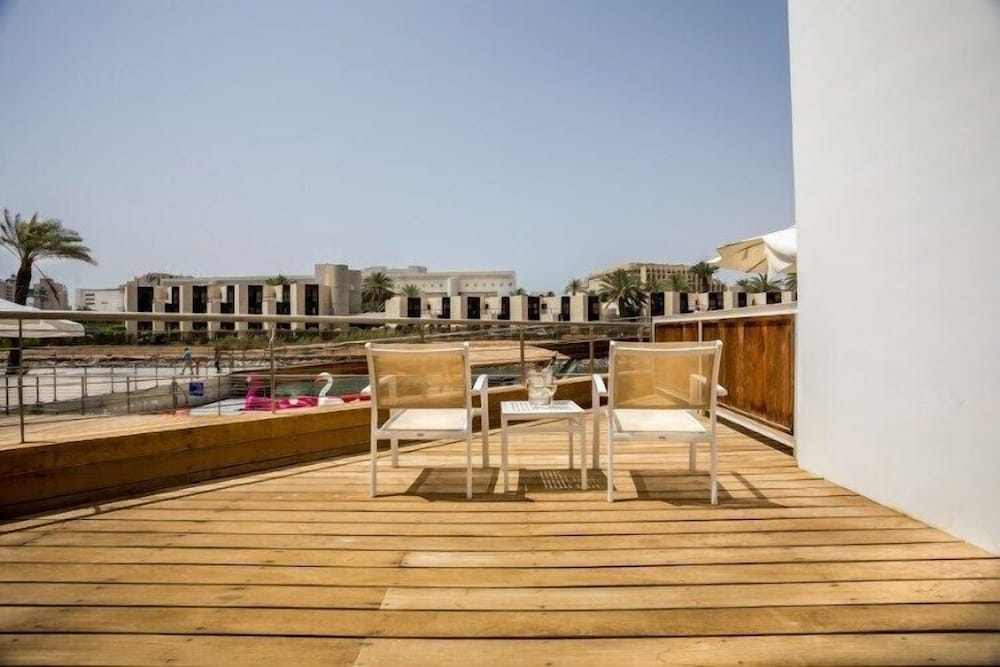 Royal Executive Suite photo 2