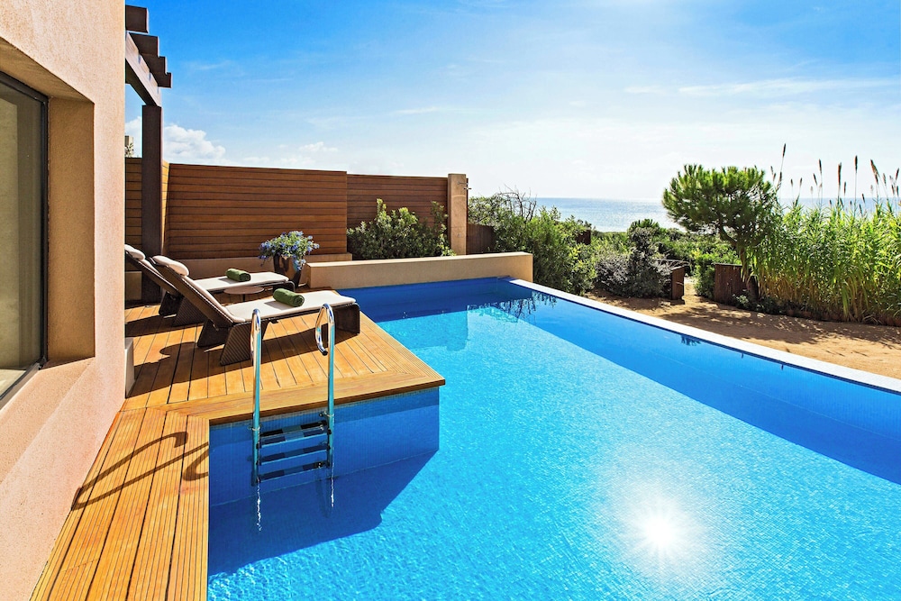 Infinity One Bedroom Grand Premium Suite (Non Smoking)