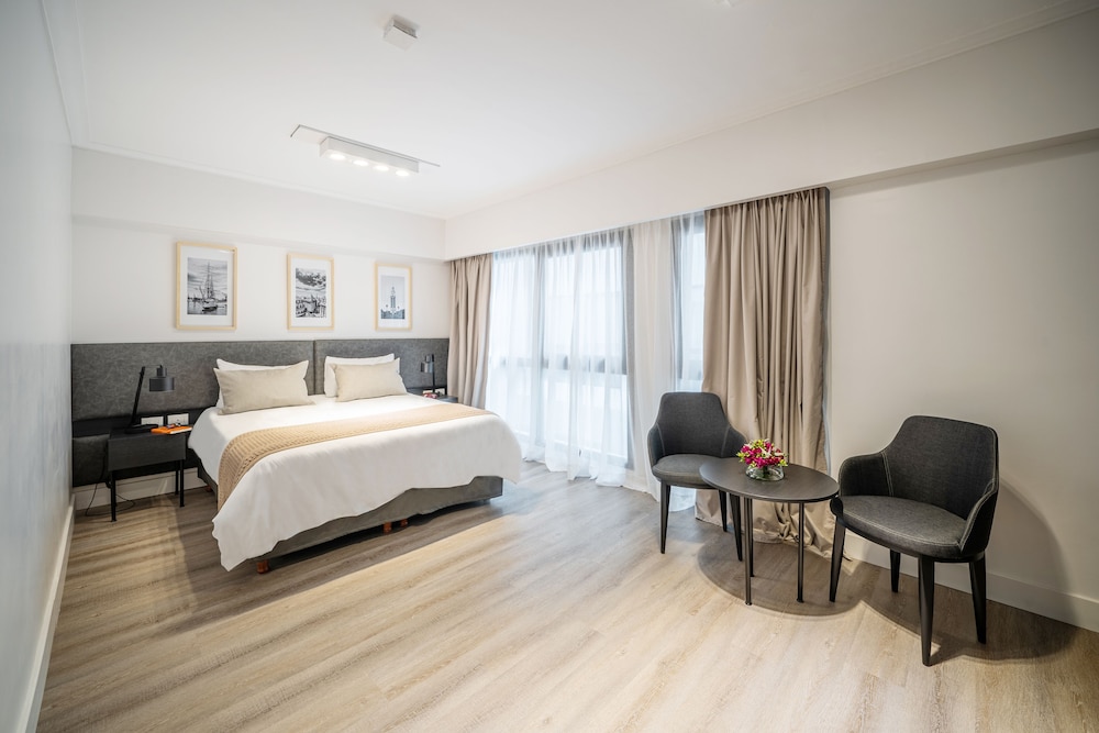 Superior Studio, 1 Queen Bed photo 3