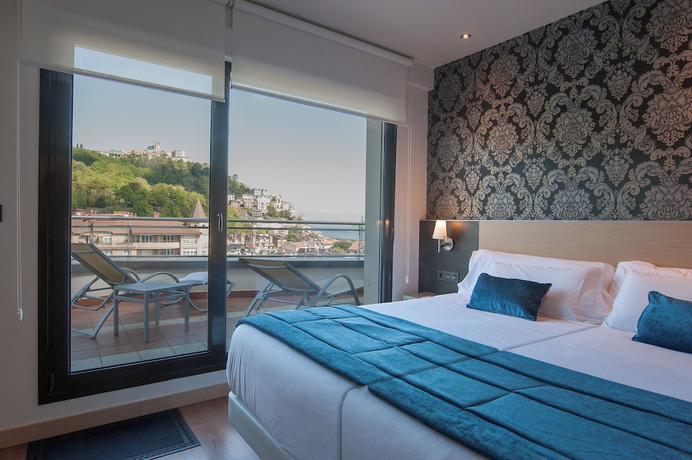 Superior Twin Room - Photo 2
