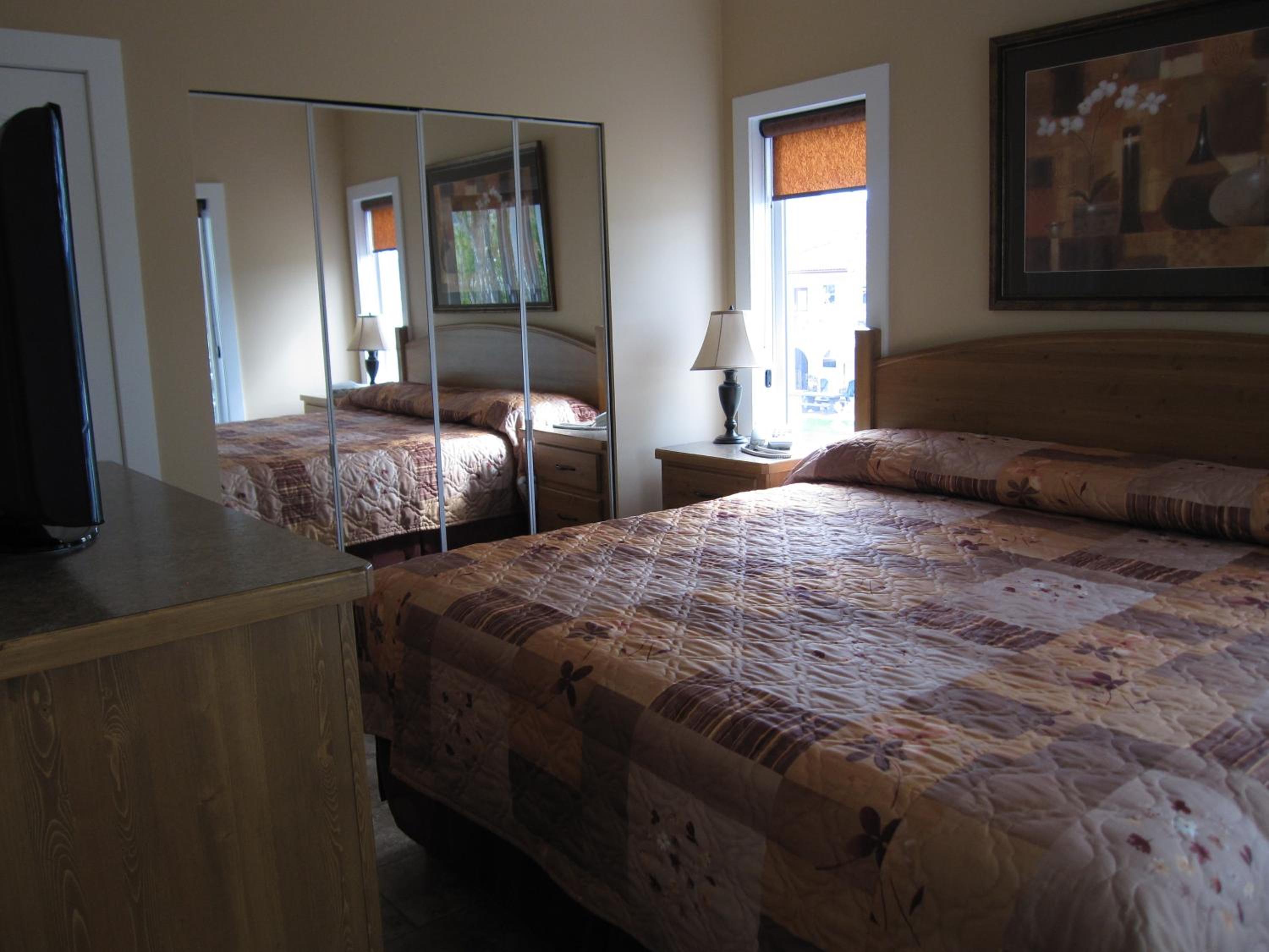 Deluxe One-Bedroom Suite photo 1