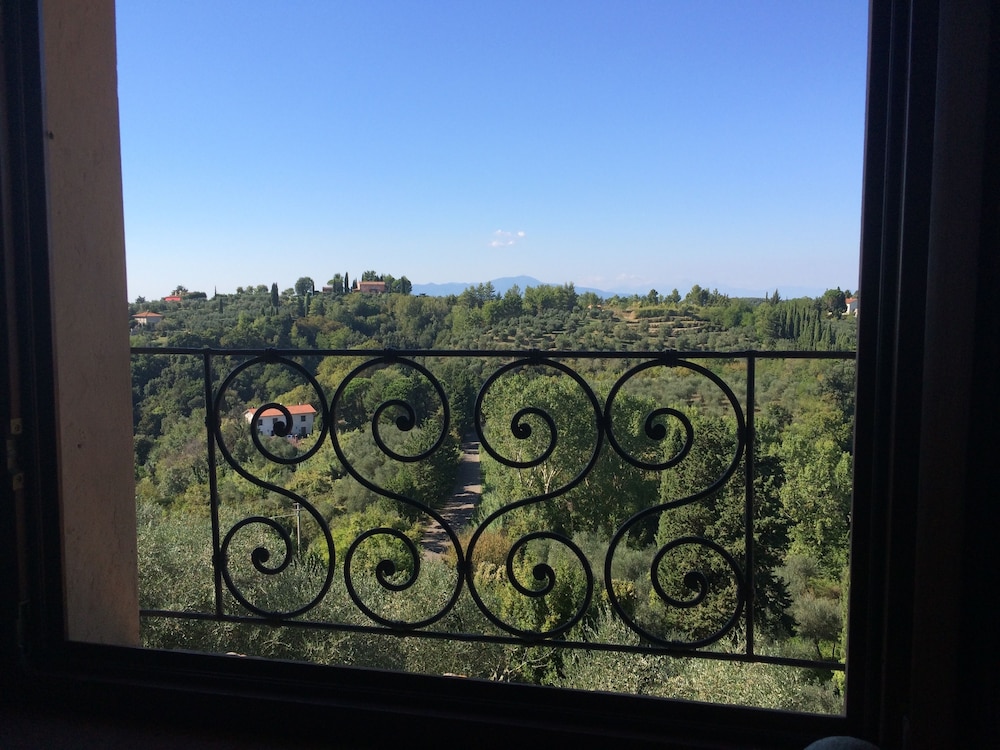 Deluxe Triple Room, 1 Bedroom, Private Bathroom, Garden Area photo 3