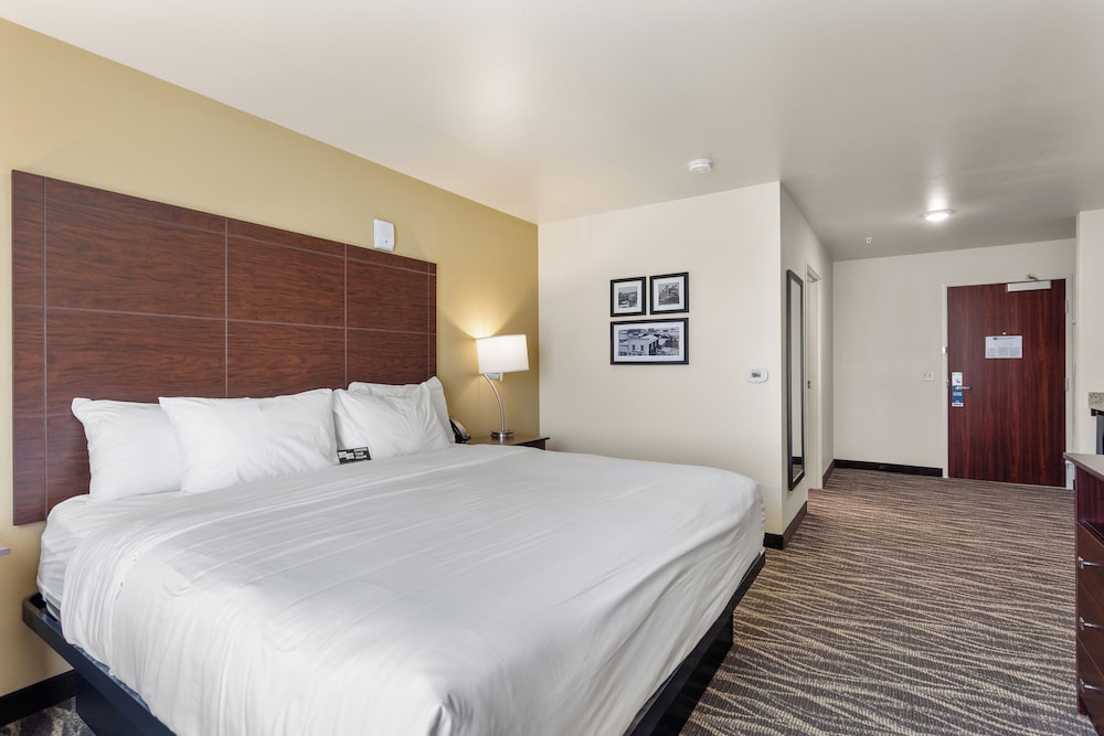 Room, 1 King Bed, Non Smoking (Guestroom) - Photo 1