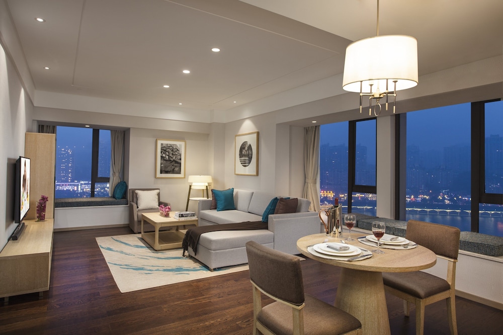 Premier Suite, 1 Bedroom photo 3
