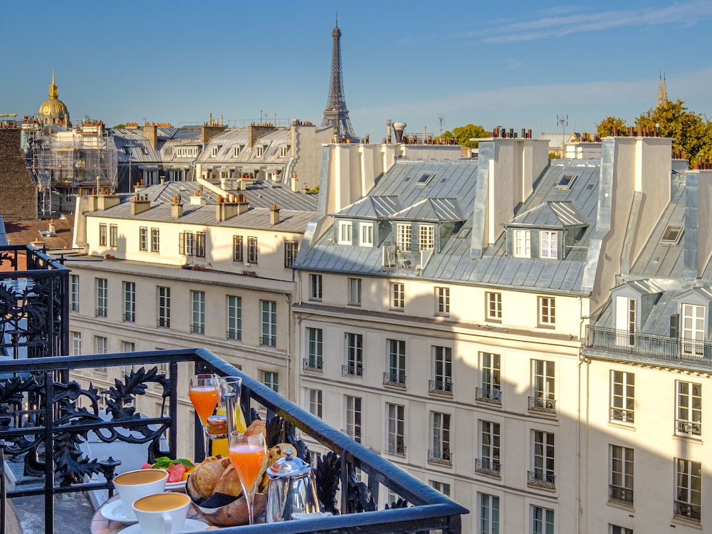 Junior Suite Eiffel view
