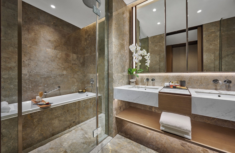 Pacific Club King or Twin Room photo 2