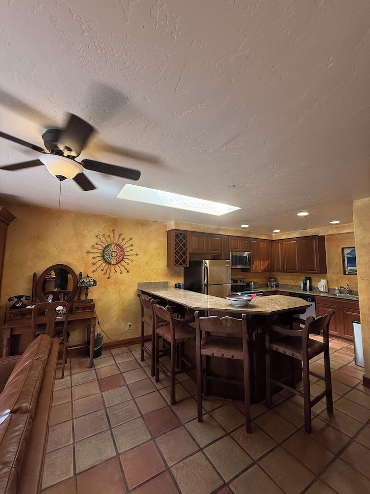Owners Suite photo 3