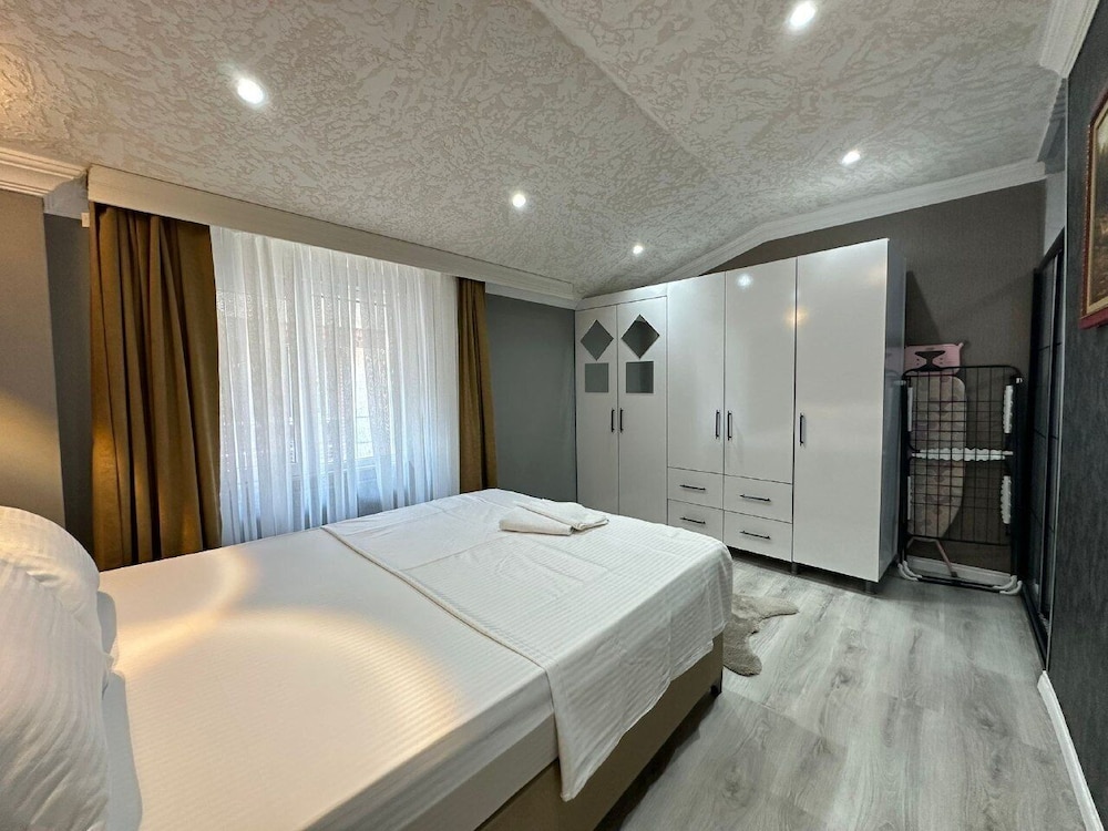 Design Apartment, 2 Bedrooms, Kitchen, Garden View photo 3