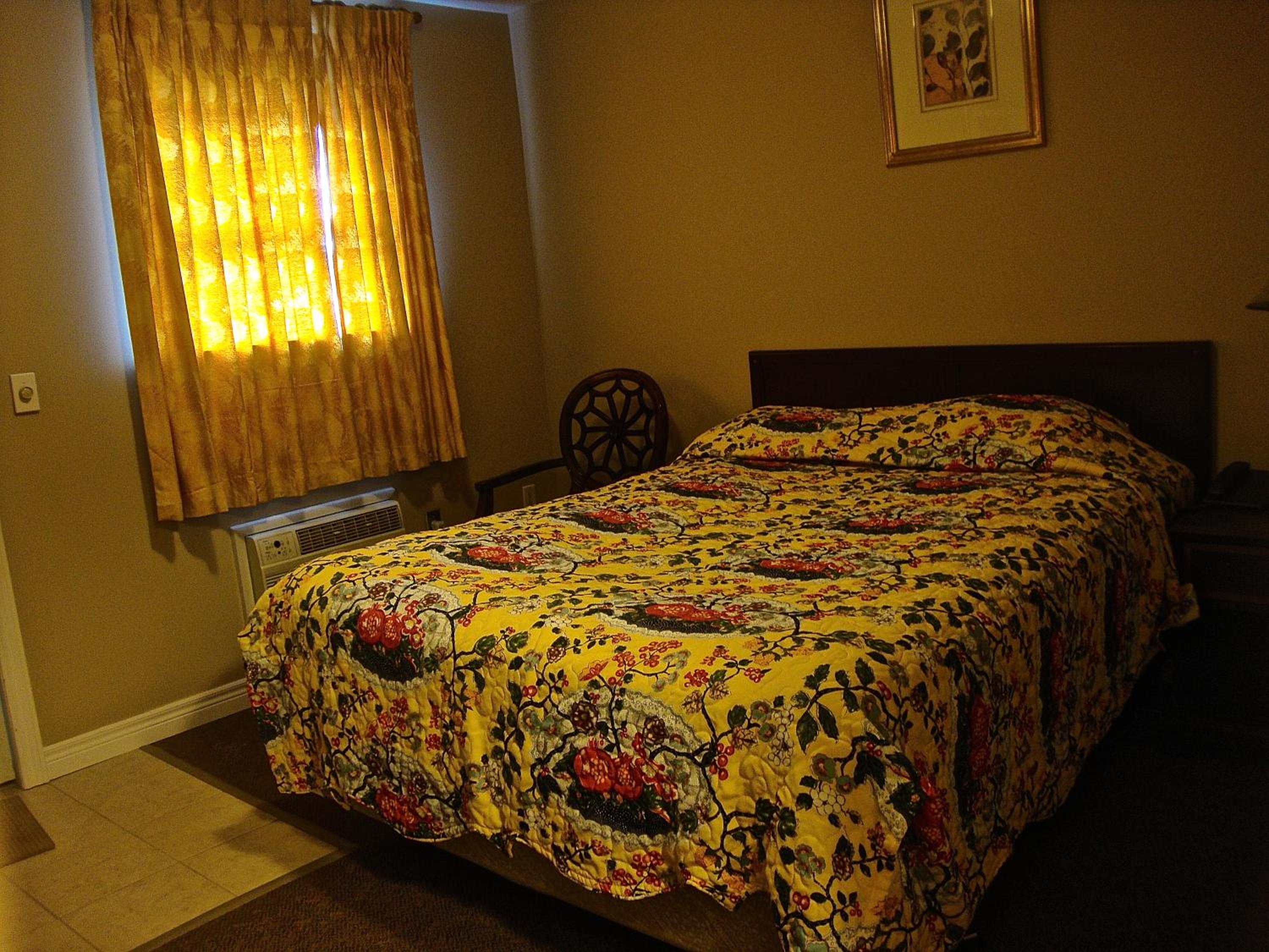 Queen Room photo 3