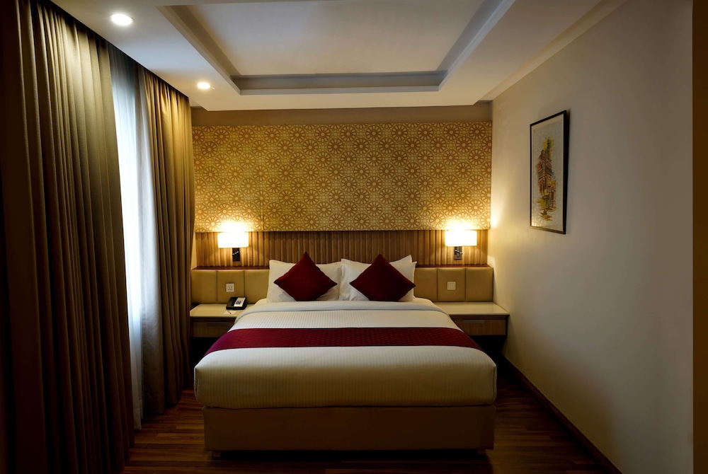 Junior Suite, 1 King Bed, Smoking